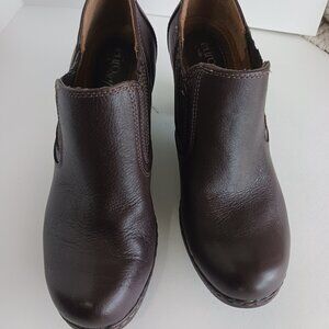 Women’s SOFFT SZ 7.5 Slip on Clog Casual Dressy Leather Brown